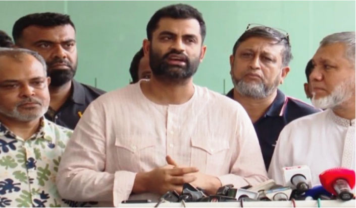 কেন সরে গেলেন, মুখ খুললেন তামিম